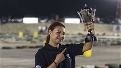 إيرين يوسف.. أول فتاة مصرية تحترف سباقات السرعة للسيارات