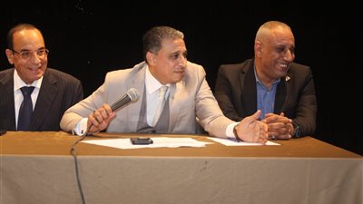 وكيل تعليم الجيزة يعقد اجتماعًا موسعًا لبحث الاستعداد للاختبارات الشهرية وتفعيل المتابعة الميدانية