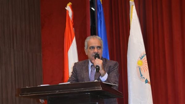 رئيس جامعة أسوان