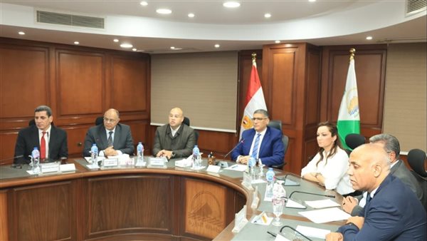 جانب من إجراء القرعة