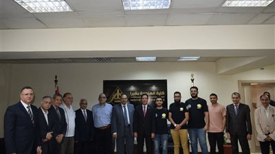 رئيس جامعة بنها: حريصون على تنمية مهارات الطلاب وتشجيع ممارسة الأنشطة الطلابية