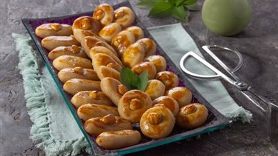 طريقة عمل رموش الست بوصفة مضبوطة.. طعم مكرمل وقوام لا يتشقق 