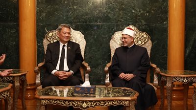 رئيس جامعة الأزهر يشهد احتفالية تخريج طلاب تايلاند.. ويؤكد: هم نماذج مشرقة تحمل أمانة نشر المنهج الوسطي المعتدل