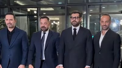 عمرو يوسف رفقة ظافر العابدين والمخرج طارق العريان من العرض الأول لفيلم السلم والثعبان 2 في الرياض