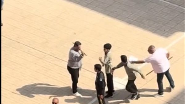 جانب من الفيديو 