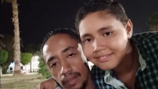 الشاب ونجله