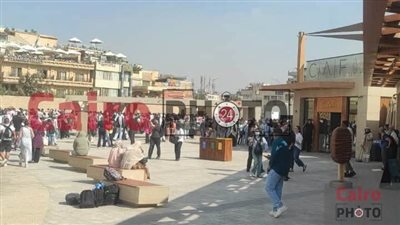 المتحف المصري الكبير يرفع لافتة كامل العدد.. وأهرامات الجيزة الوجهة البديلة للزائرين | صور