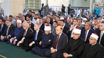 وزير الأوقاف يؤدي صلاة الجمعة بمسجد سيدي إبراهيم الدسوقي.. ويشارك في احتفالات كفر الشيخ بعيدها القومي