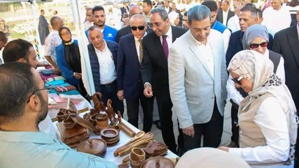 افتتاح معرض الحرف