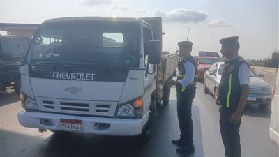 محافظ الدقهلية يشرف على حملة للكشف عن المخدرات والمخالفات المرورية بطريق رافد جمصة