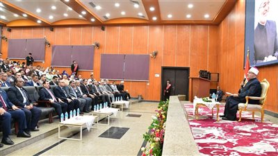 المفتي يحاضر في ندوة بجامعة الوادي الجديد تحت عنوان مصر رائدة السلام في العالم| صور