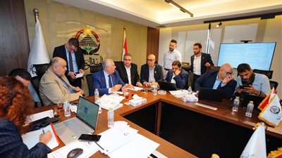 بحضور الأمين العام.. غرفة عمليات الجبهة الوطنية تتابع سير الانتخابات البرلمانية بمحافظات المرحلة الأولى