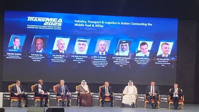 وزير النقل السعودي: مستمرون في تبني حلول ذكية لتعزيز مكانتنا كمركز عالمي يربط بين القارات الثلاث