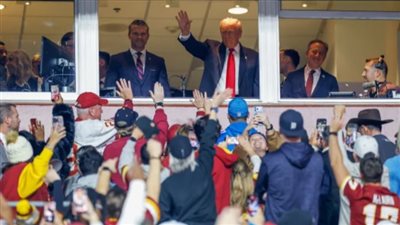 أول رئيس منذ كارتر.. ترامب يحضر مباراة كرة قدم بالدوري الأمريكي وسط صيحات استهجان من الجمهور 