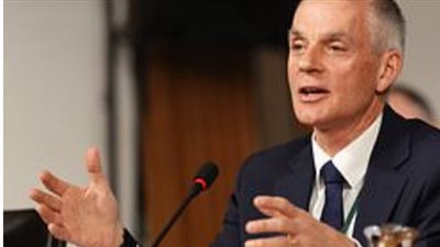 ردود أفعال متباينة بعد إعلان المدير العام لهيئة الإذاعة البريطانية بي بي سي استقالته 