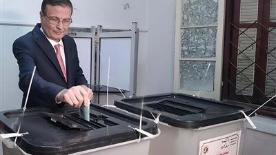  وزير الزراعة يدلي بصوته في انتخابات مجلس النواب بالإسكندرية ويؤكد على أهمية المشاركة الفعالة| صور 