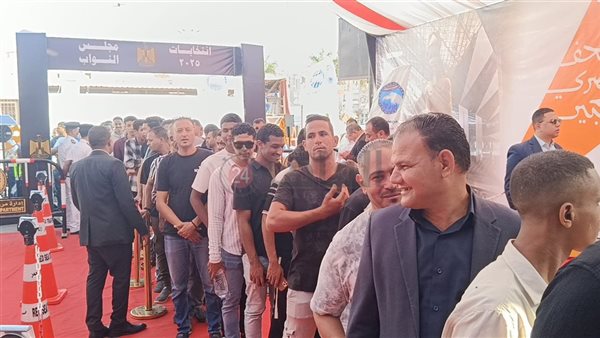 المواطنين أمام اللجان