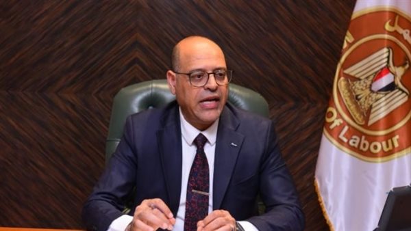 وزير العمل 