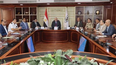 محافظ بني سويف يتابع من غرفة انتظام فتح اللجان في اليوم الثاني من انتخابات نواب 2025