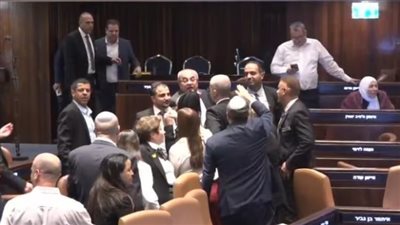 مشادة في الكنيست بسبب قانون إعدام الأسرى.. وعضو: الاحتلال سينتهي والشعب الفلسطيني باقٍ