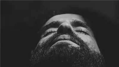 دراسة: لحية الرجل قد تحتوي على بكتيريا أكثر من فراء الكلاب