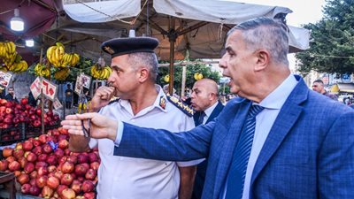 محافظ الإسكندرية يوجه بإزالة تعديات الباعة الجائلين في الفلكي