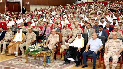 قيادة قوات شرق القناة لمكافحة الإرهاب تستقبل عددًا من شيوخ وعواقل القبائل وممثلي المجتمع المدني بشمال وجنوب سيناء
