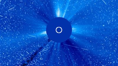 حدث نادر.. تدفق جسيمات شمسية يخترق الغلاف الجوي 