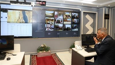 محافظ أسوان يتابع انتظام الانتخابات.. وتأخر فتح 3 لجان بكوم أمبو