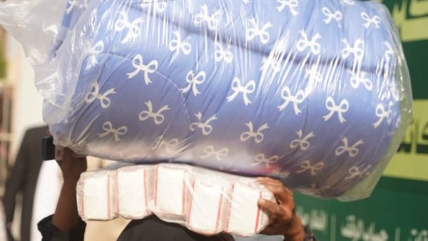 بيت الزكاة يوزع عشرات