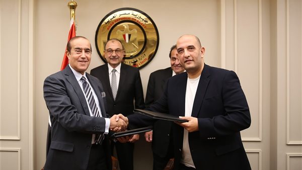  وزير قطاع الأعمال