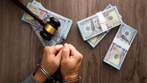  عقوبة غسل الاموال