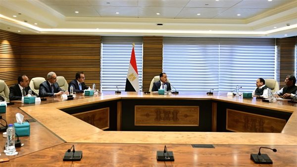 رئيس الوزراء خلال