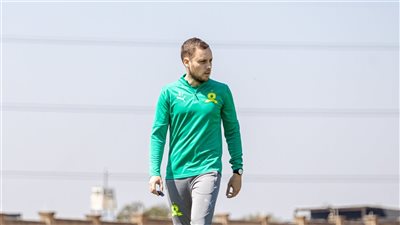 مدرب يانج أفريكانز السابق: الأهلي سيواجه خصمًا قويًا بدوري الأبطال.. وهذا سبب فوز الأحمر بالسوبر المصري| حوار