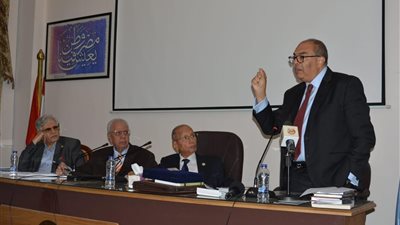 محمود محيي الدين: العالم يتجه شرقا حيث التجارب الناجحة للنمو الاقتصادي مع تزايد احتمالات المنافسة والصدام