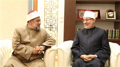 المفتي يستقبل وفدًا من قيادات المنظمة العالمية لخريجي الأزهر بتايلاند