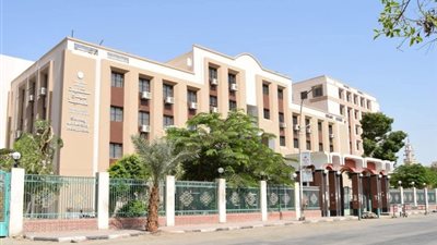 في أقل من 24 ساعة.. إجراء 15 عملية جراحية دقيقة بقسم جراحة المخ والأعصاب بمستشفيات سوهاج الجامعية