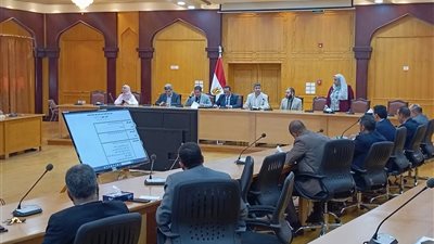 مجلس شئون التعليم بجامعة الأزهر يناقش تفعيل منظومة الحرم الذكي وخطة عمل مركز القياس والتقويم بالجامعة 