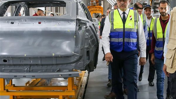 جولة وزير قطاع الأعمال