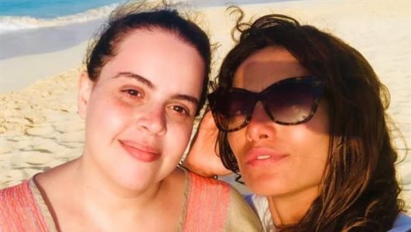 زينة وشقيقة ياسمين