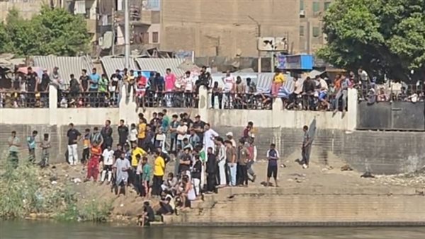 انقلاب سيارة داخل