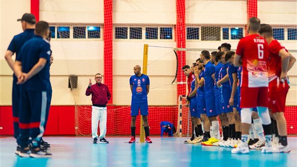 الفريق الأول للكرة