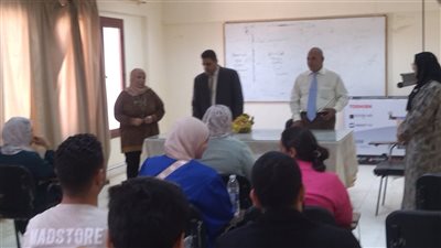 وزير العمل يوجه برفع كفاءة الشباب وتأهيلهم لسوق العمل بجنوب سيناء