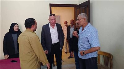 جولة مفاجئة على وحدة صحية بكفر شكر تكشف خروج 14 طبيبا دون إذن