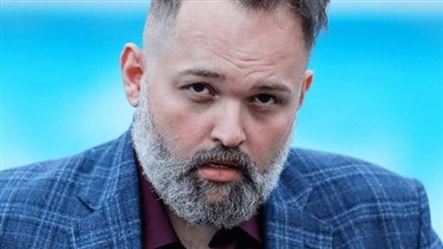 بعد خروجها من العناية المركزة بأيام.. وفاة عم زوجة محمد محمود عبد العزيز