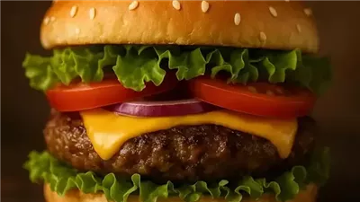 تحدي المفاجيع.. شريحة برجر تهدد حياة شاب عشريني في اليونان