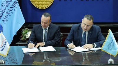 بتكلفة 13 مليون جنيه.. جامعة الإسكندرية توقع بروتوكول لتجهيز وحدة رعاية مركزة