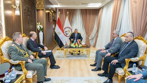 وزير الإنتاج الحربي