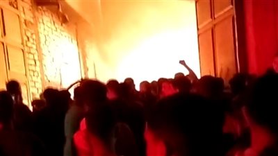 السيطرة على حريق مخزن أقمشة قديم بقرية قمن العروس ببني سويف 