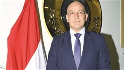 رئيس البعثة القنصلية بالكويت: تسهيل إجراءات المصريين المسحوبة جنسياتهم.. وإصدار جوازات سفر للمتقدمين 